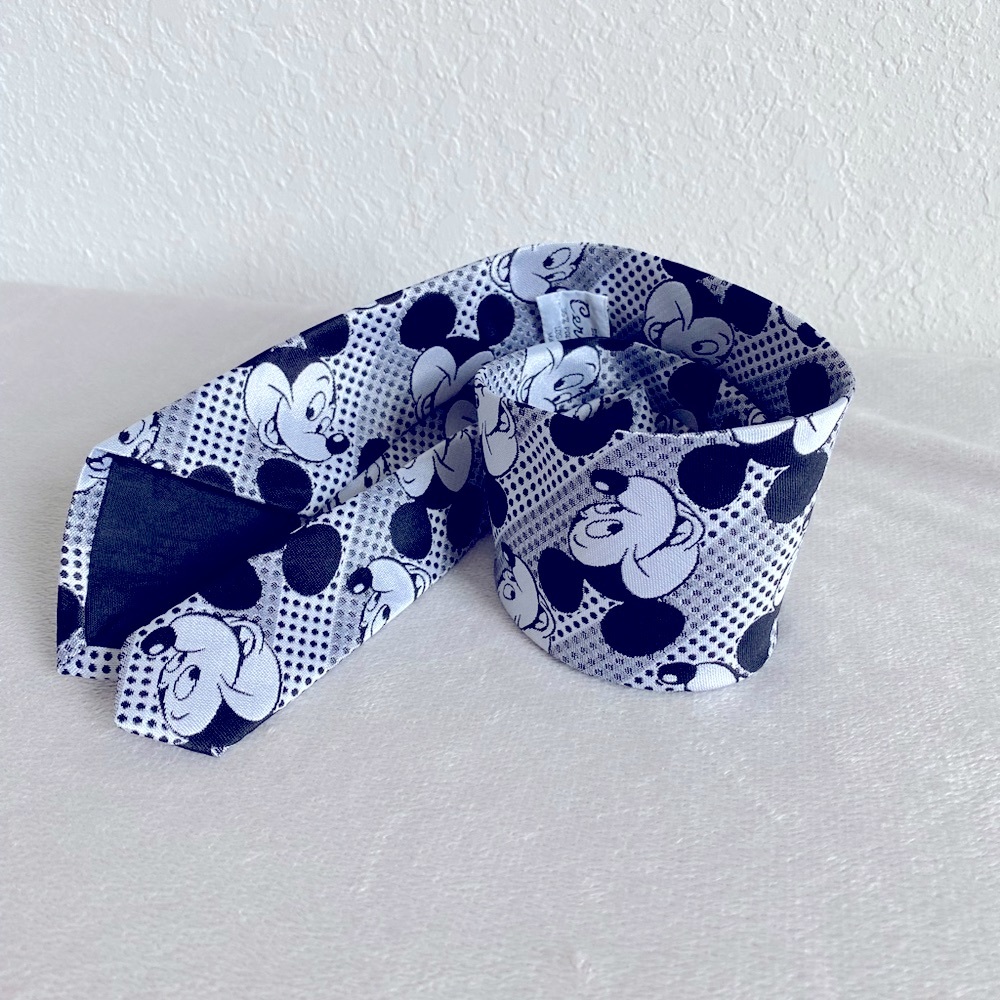 Disney Men’s Mickey Mouse Tie by Cervantes. - Picture 9 of 9